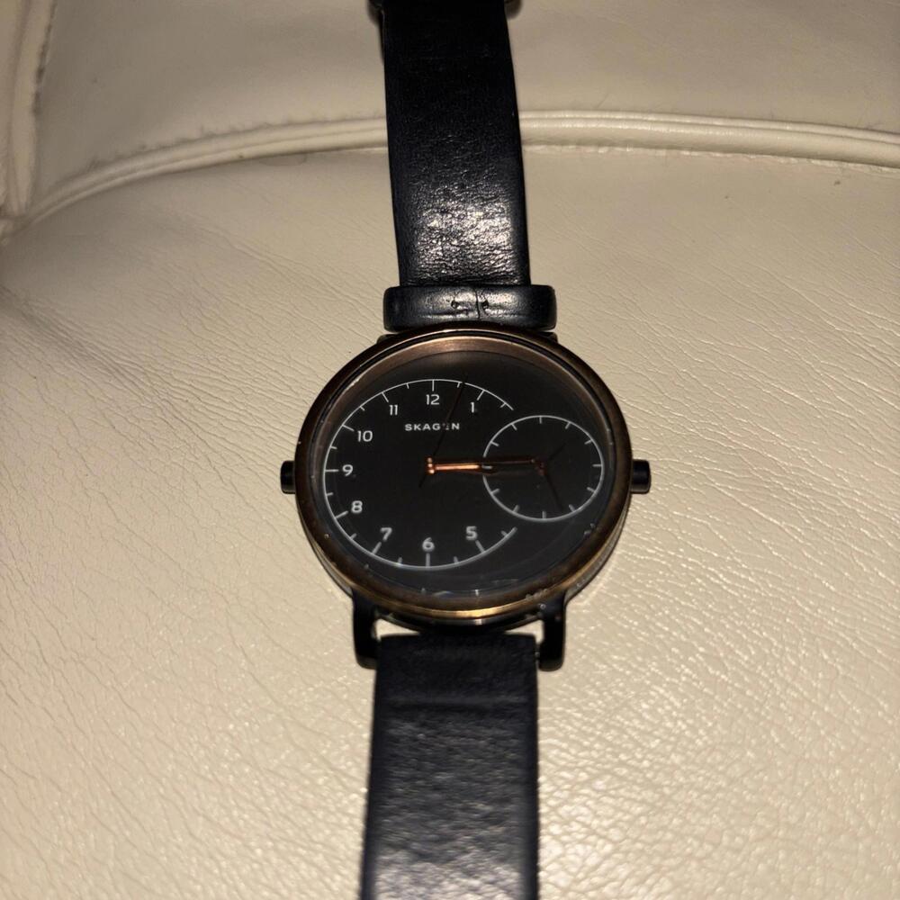 Skagen Dual Time Display. Black With Copper Bezel And Original Leather Strap - Picture 2 of 10